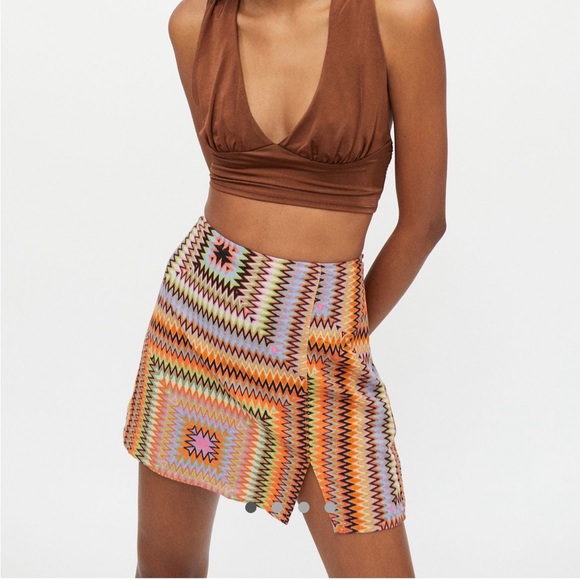 Urban Outfitters Dresses & Skirts - Urban Outfitters paradise printed notched mini skirt. Size small